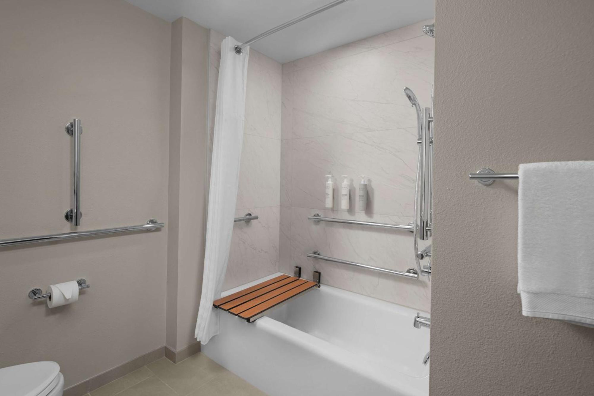 Embassy Suites By Hilton Madison Downtown Luaran gambar