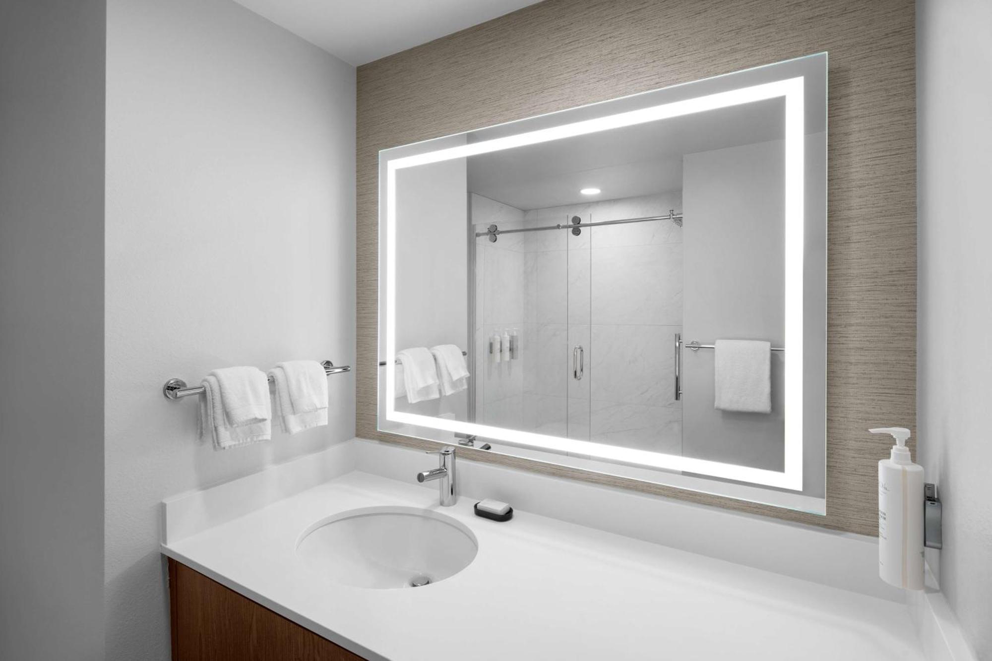 Embassy Suites By Hilton Madison Downtown Luaran gambar